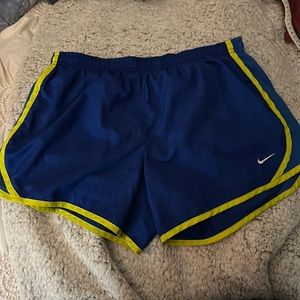 Girl’s XL Nike Dri Fit Shorts (Women’s Small)